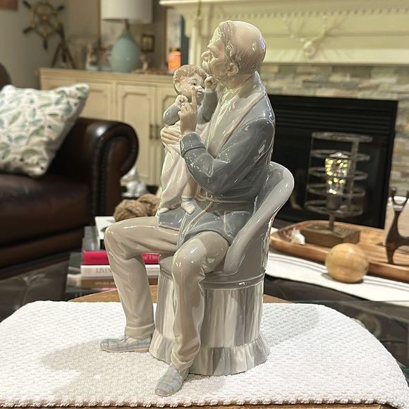 Lladro Retired Figurine, Grandfather #4654, Pristine, Vintage Unboxed - Picture 4 of 15